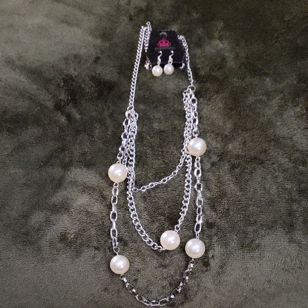 Paparazzi Silver White Layered Necklace with Intricate Chains